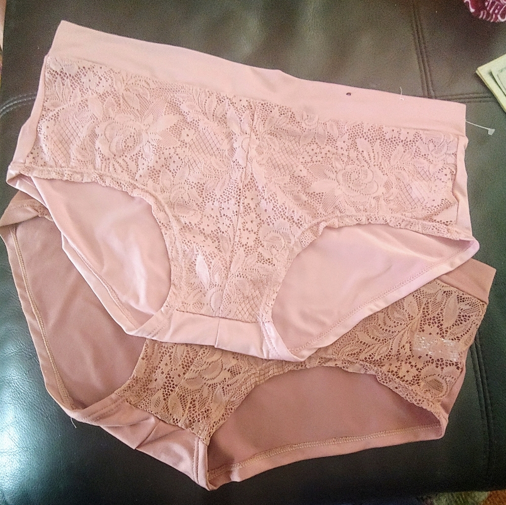NWOT Soft lace front panty/ Free w/bundle